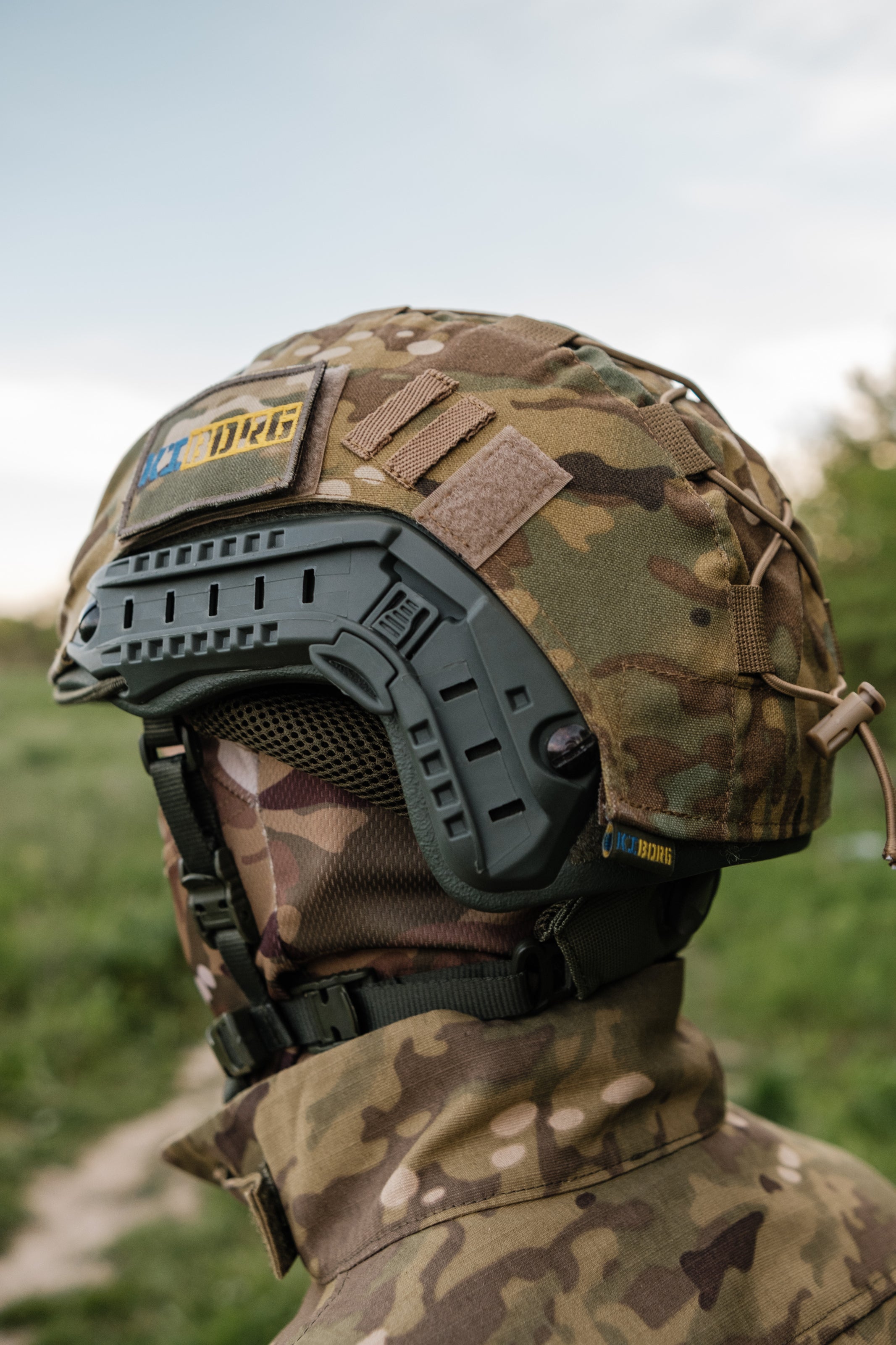 Кавер мультикам Kiborg на шолом FAST-1