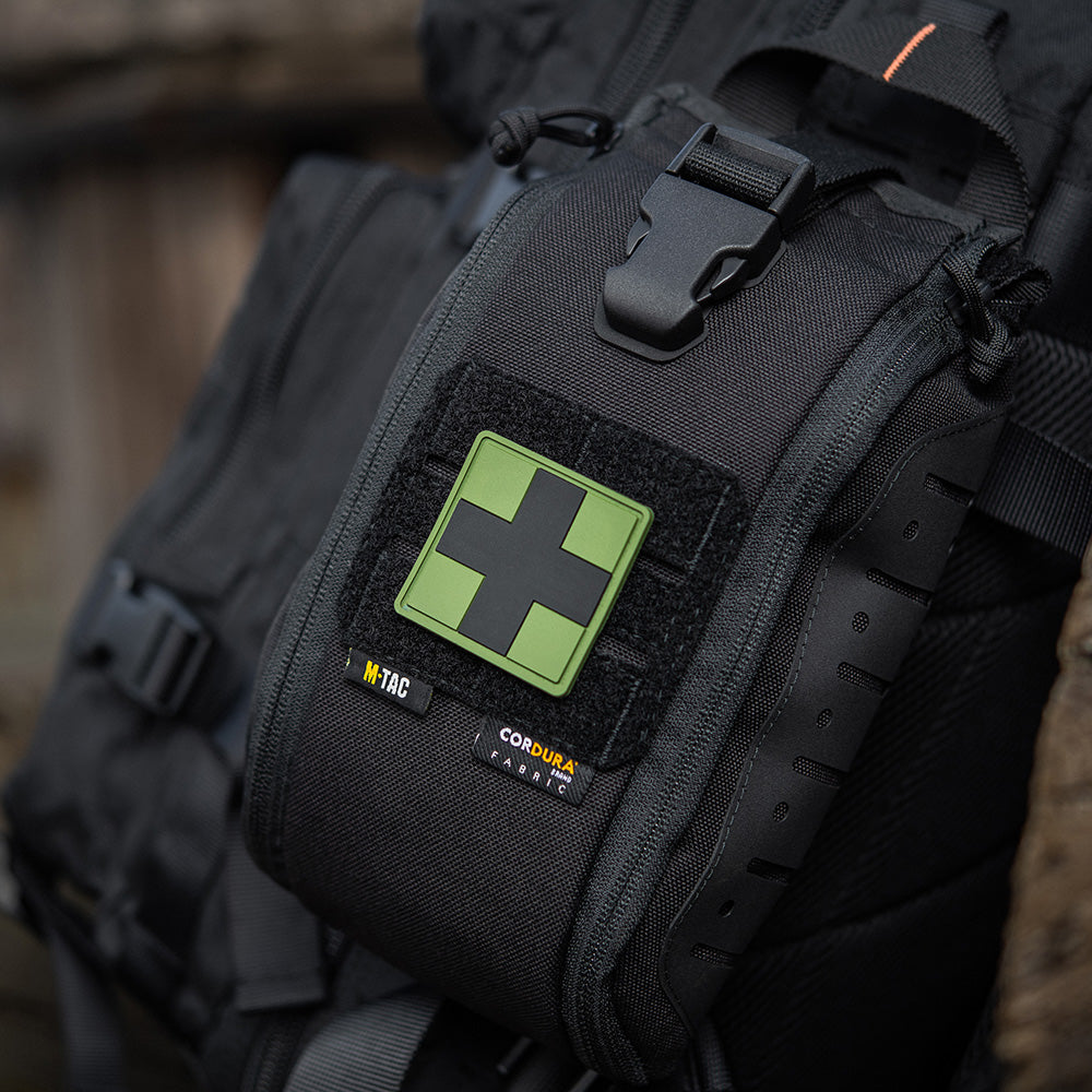 M-Tac нашивка Medic Cross Square ПВХ олива/чорний