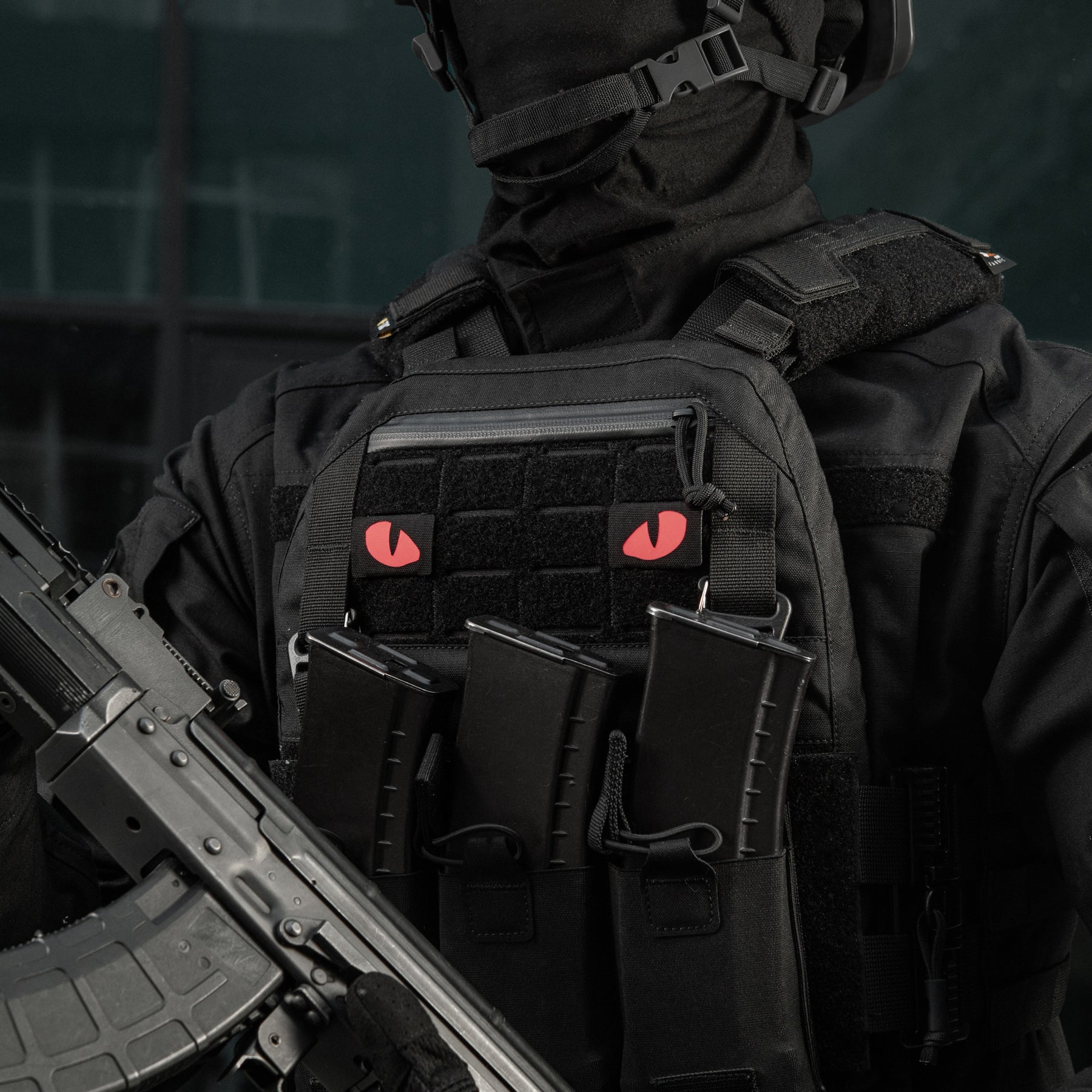 M-Tac нашивка Tiger Eyes Laser Cut (пара) Black/Red/GID