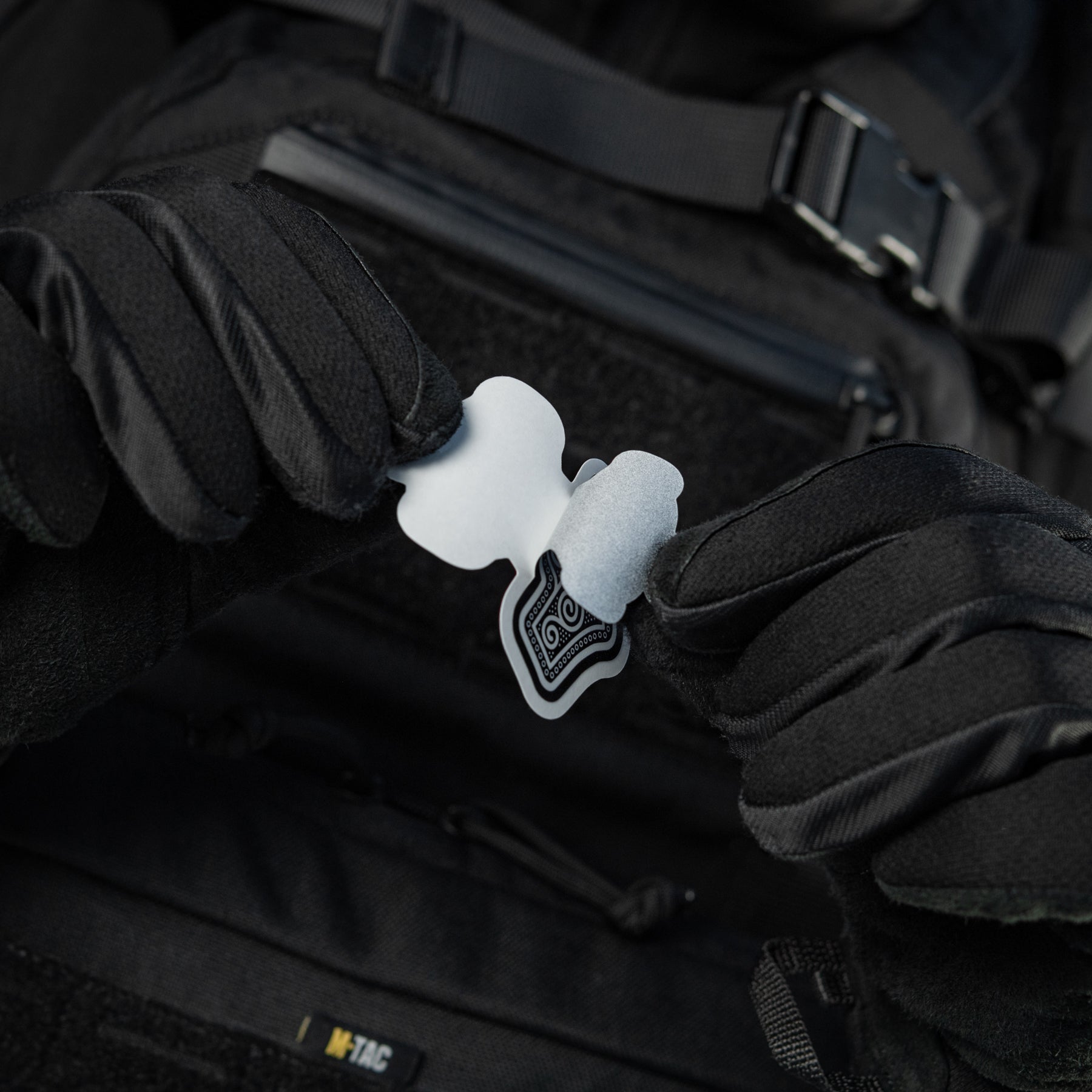M-Tac наклейка Mjölnir Small світловідбиваюча Black