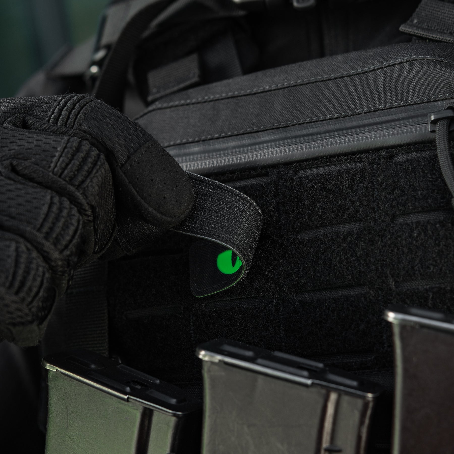 M-Tac нашивка Cat Eyes Laser Cut Black/Green/GID