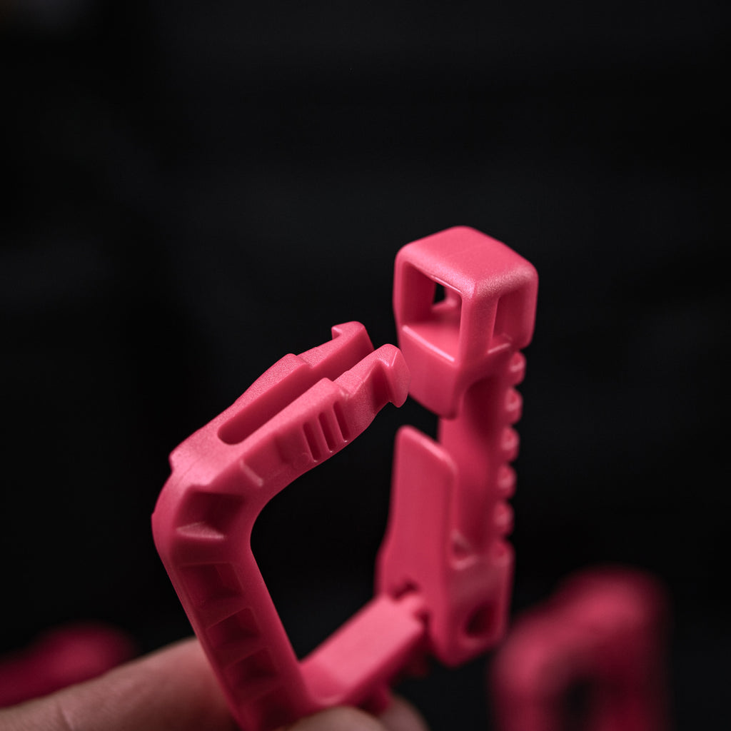 Карабін пластиковий Grimloc Pink