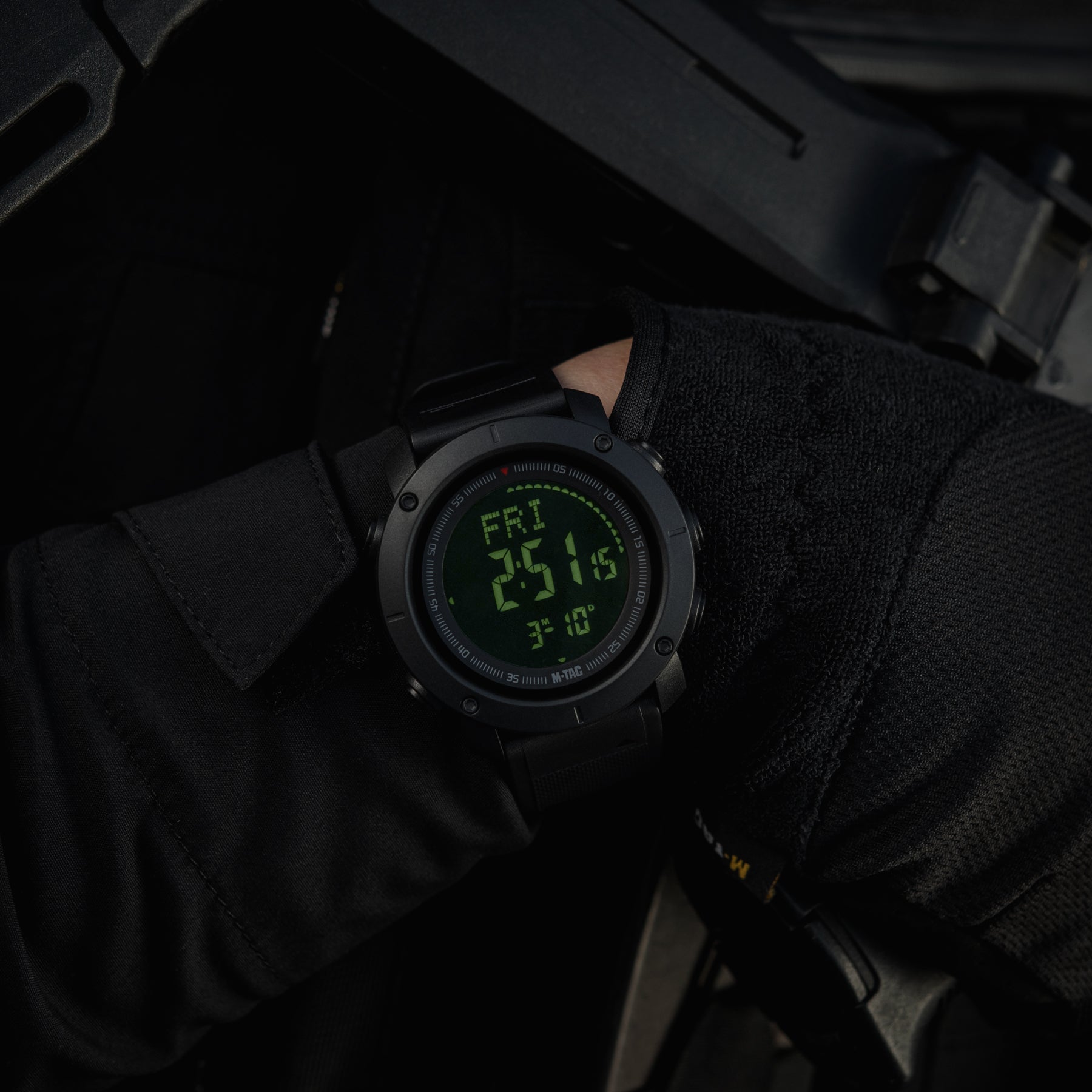 M-Tac годинник тактичний з компасом 2095 Black
